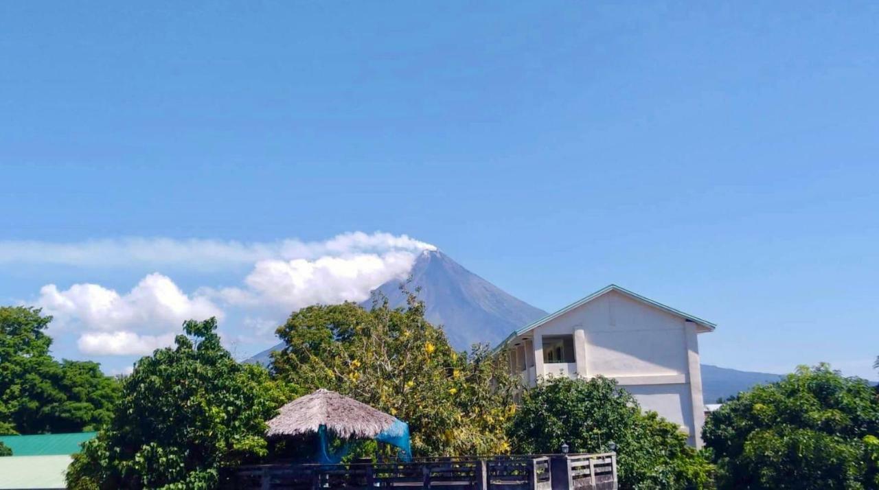 Balai Tinay Guesthouse Legazpi Exterior photo